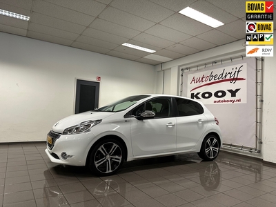 PEUGEOT 208 1.2 PureTech Style * Navigatie / 17