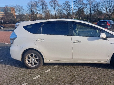 Prius Wagon Hybride 7-persoons Automaat Parelmoerwit