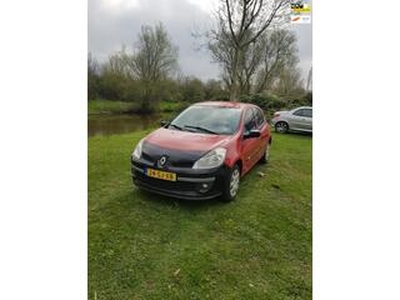 Renault CLIO 1.2-16V Special Line