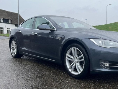 Tesla Model S 85 Base