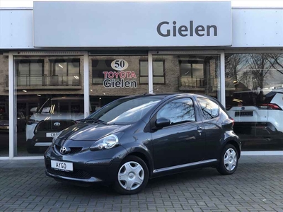 Toyota Aygo 1.0 VVT-I Plus | 2e eigenaar, Elektirsche ramen, Centrale deurvergrendeling, Radio/CD-Speler, Nieuw geleverd + onderhouden!