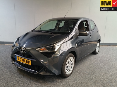 TOYOTA AYGO 1.0 VVT-i x-play + Navigatie uit 2020 Rijklaar + 12 maanden Bovag-garantie Henk Jongen Auto's in Helmond, al 50 jaar service zoals 't hoort!