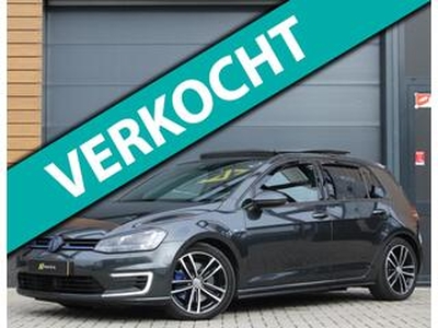 Volkswagen GOLF 1.4 TSI GTE/PANO/KEYLES/LANE ASSIST/VOL!