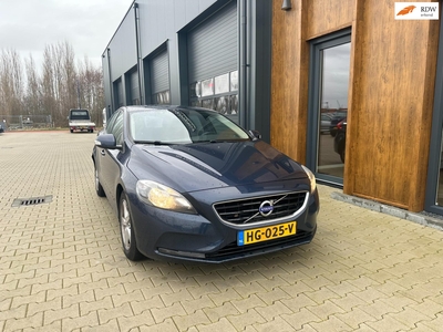 VOLVO V40 1.6 D2 Momentum