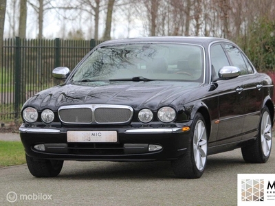 XJ8 3.5 Executive LPG G3 | 08-2004 | 238.235 km | Inr. Mog.