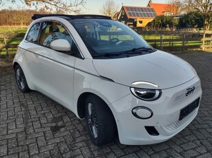 Fiat 500 E- Cabrio-2023 Urban-Camera -Meer.