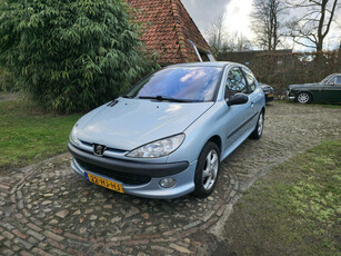 Peugeot 206 1.6-16V XS