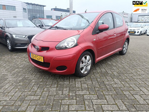 Toyota Aygo 1.0 AUTOMAAT/NAVIGATIE/NAP/AIRCO