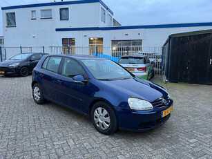 Volkswagen Golf 1.6 FSI Optive 3