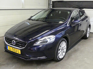 Volvo V40 2.0 T3 Momen - Navigatie - Dealer Onderhouden