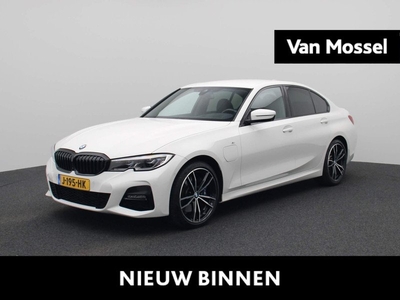 BMW 3-serie 330e High Executive | 360 Camera | Elek Stoel Met Memory | Stoel/Stuurverwarming | Head-Up | Dode Hoek Detectie