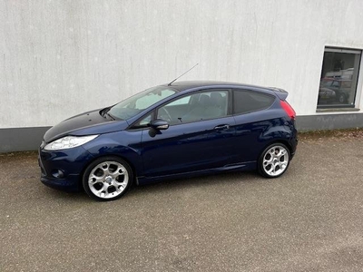 Ford Fiesta 1.6 Sport, '10, sportieve auto met een apk tot mei 2025 !