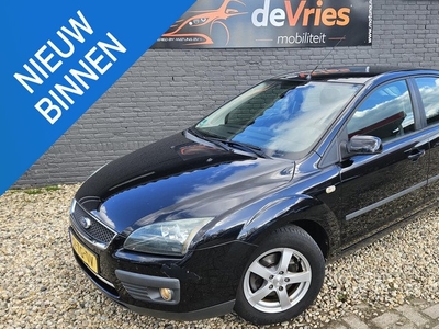 Ford Focus 1.6-16V Futura **APK-AIRCO-5DRS**