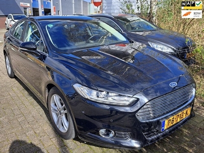 Ford Mondeo 1.5 Titanium NAP Weinig kms Stuur, Voorruit