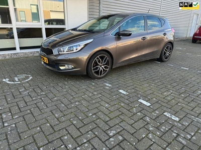 Kia Cee'd 1.6 GDI Super Pack Premium