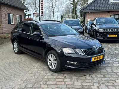 Škoda Octavia Combi 1.0 TSI Greentech Ambition Business Trekhaak | Stof/leer | LMV | 1e eig. | NL auto