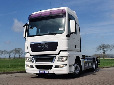 M.A.N. 26.440 TGX xxl driving school