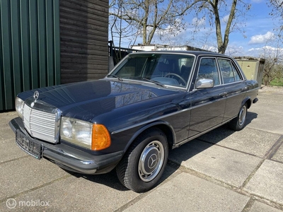 Mercedes-Benz 280 E AUT/Airco in Showroomstaat!