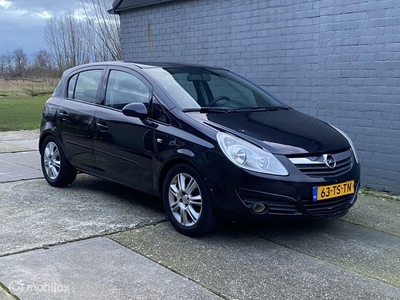 Opel Corsa 1.4-16V Airco / NAP / 5DRS / APK / Fietsendrager