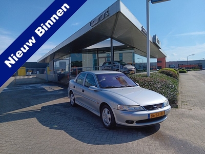 Opel Vectra 1.6-16V Business Edition