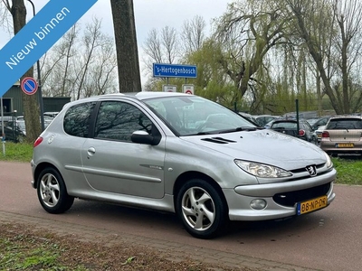 Peugeot 206 1.4-16V Quiksilver AIRCO!APK!ZUINIG!KOOPJE!