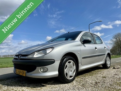 Peugeot 206 1.4 Gentry, BJ 1999, Automaat, Airco, Nette Staat