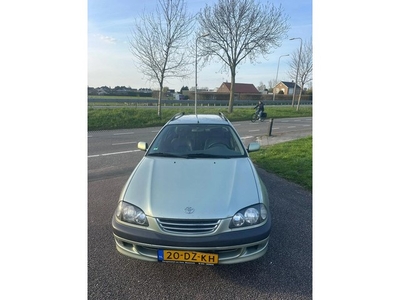 Toyota Avensis wagon 1.8 Sol Leanburn (bj 2000)