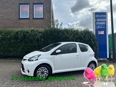 Toyota Aygo 1.0-12V Cool Airco, Elec.Pakket, Aux-Usb!!!! TWEEDE PAASDAG GEOPEND VAN 11:00/16:00!!!!