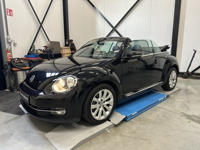 Volkswagen Beetle Cabriolet 1.2 TSI Design BlueMotion Sport stoelen volleder verwarmd/ Lendeverst. Vienna, Uitgebreid Leder Pakket, Navi RNS 315 ,