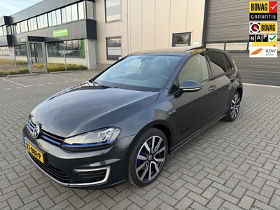 Volkswagen Golf 1.4 TSI GTE Connected Series