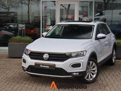 VOLKSWAGEN T-ROC 1.5 TSI Style 150pk 7-DSG Pano l LED l Virtual l Navi