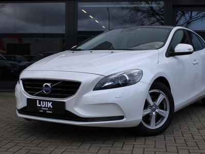 Volvo V40 1.6 T2 Momentum + PANO DAK + XENON + METALLIC + LM VELGEN