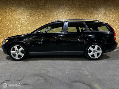 Volvo V50 2.4i 170pk Momentum - apk 10-2024