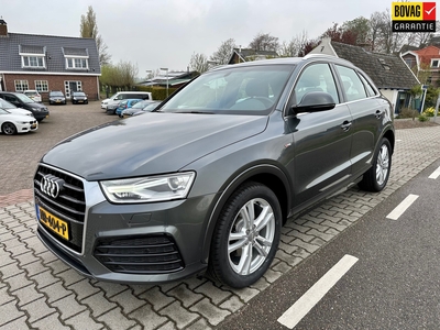 AUDI Q3 1.4 TFSI CoD 2X S-Line, Navi, PDC, Xenon, Cruisecontrol, Climato control