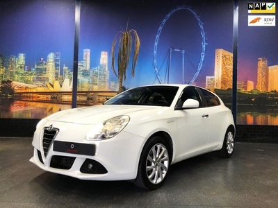 Alfa Romeo Giulietta 1.4 T/ LED/ PDC/ STOELVERW./