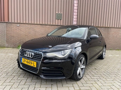 Audi A1 1.2 TFSI S-line Navi Airco Stoelverwarming