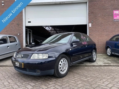 Audi A3 1.6 Attraction Lage Kilometerstand