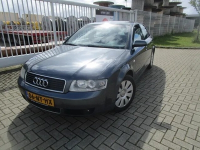 Audi A4 Limousine 2.5 TDI MT Automaat, sedan