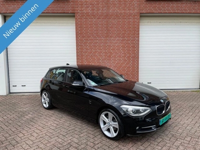 BMW 1 Serie 118i 2012/NW.MODEL/NAVI/LED