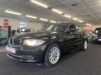 BMW 1-serie 118i Business. AUTOMAAT, 5-drs, cruise control