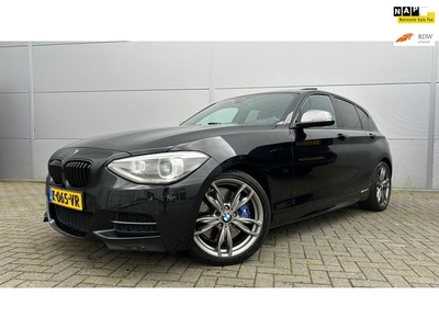 BMW 1-serie M135i Aut, Schuifdak, Memory, Carbon