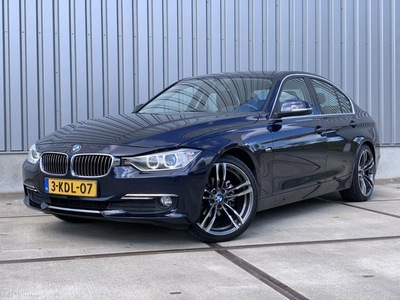 BMW 3-serie 320I Executive Xenon - Leder - Sportstoelen -