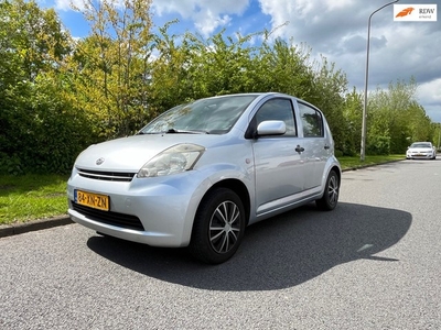 Daihatsu Sirion 2 1.0-12V Premium