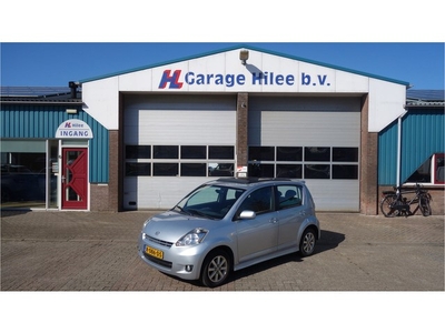 Daihatsu Sirion 2 1.3-16V Comfort 4WD (bj 2011, automaat)