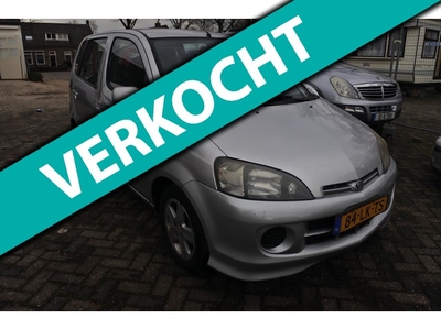 Daihatsu Young RV 1.3-16V VTi linkerzijkant plaatschade rijbaar