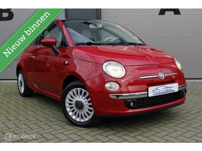 Fiat 500 1.2 rood lounge Airco/panorama dak/parkeer sensoren