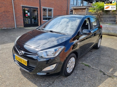 Hyundai I20, ZEER MOOI.LAGE KMST, NW APK. 1.2i Business