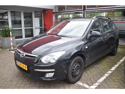 Hyundai i30 CW 1.6i Dynamic Airco Radio Kapotte motor