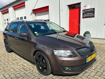 Škoda Octavia Combi 1.6 TDI Greenline Navigatie 2014 81kw