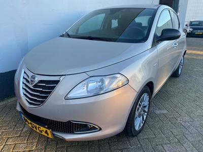 Lancia Ypsilon 0.9 TwinAir Platinum - Climate Control - LMV